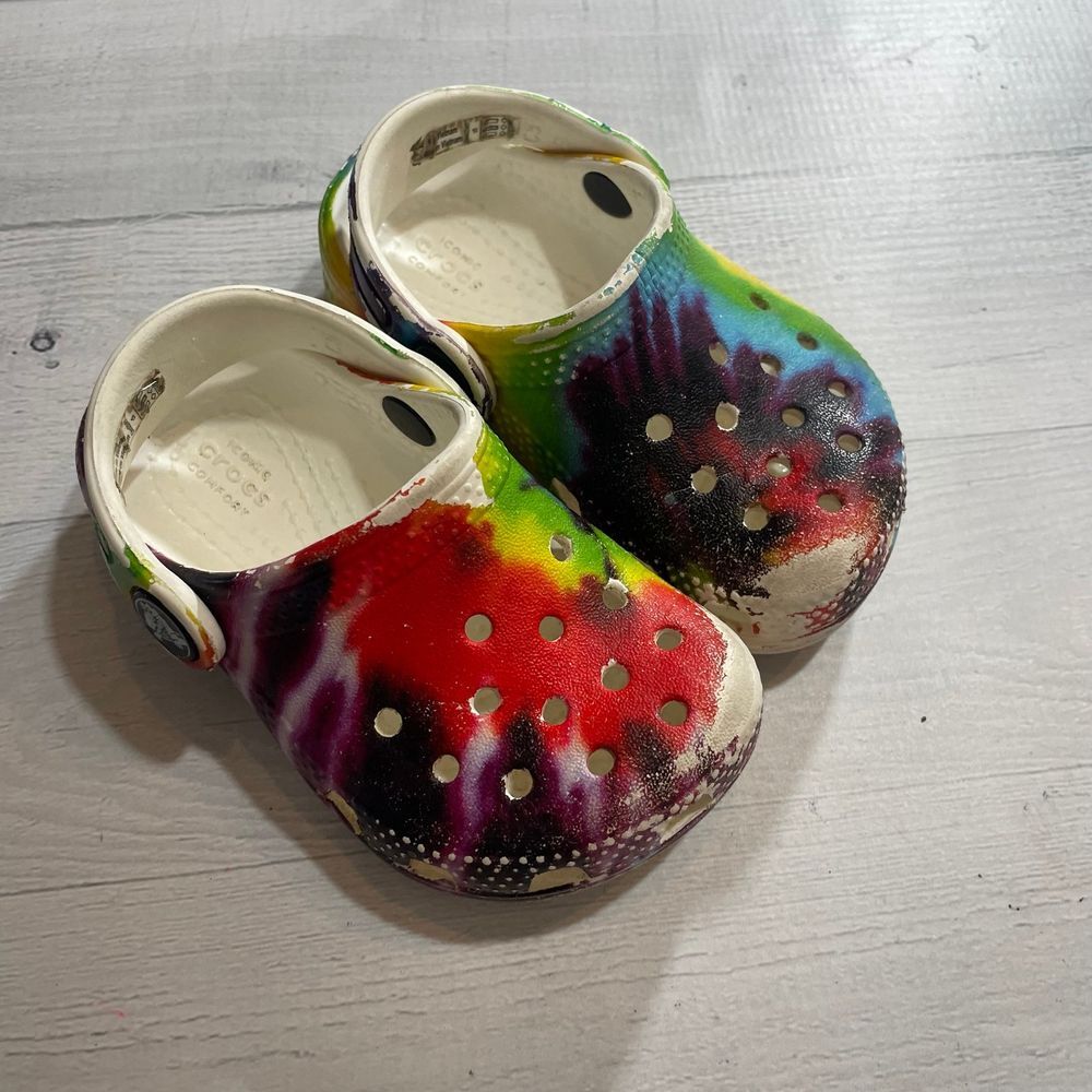 Crocs kids rainbow tie dye little kids 5